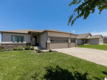 6260 Bridle Lane, Lincoln, NE 68516