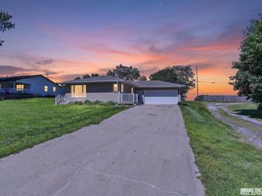 541 9th Street, Adams, NE 68301
