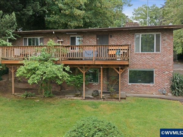 7339 SW Corbett Av, Portland, OR 97219