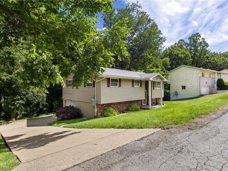 791 N Overlook Drive, Wintersville, OH 43953 Photo 2