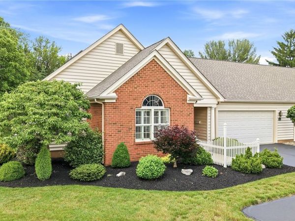149 Village Court , Columbiana, OH 44408