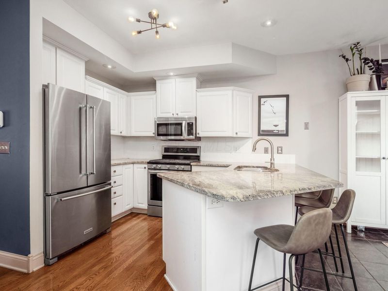 485 W 2nd Avenue, Columbus, OH 43201 Photo 8