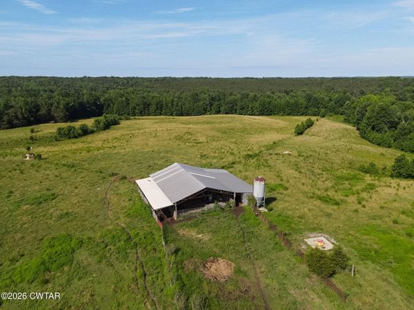 1074 McGee Road , Decaturville, TN 38329