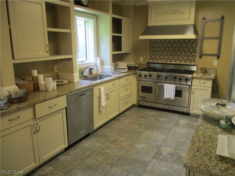 192 Wolcott Road, Akron, OH 44313 Photo 8