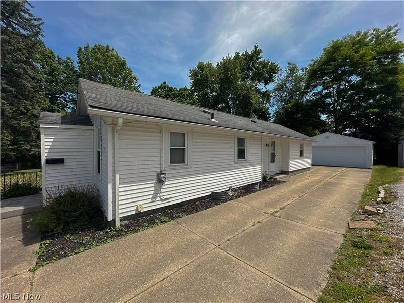 1275 Sawyer Avenue , Akron, OH 44310 Photo 4