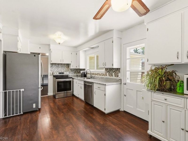 4932 Glenlyn Road, Lyndhurst, OH 44124 Photo 8