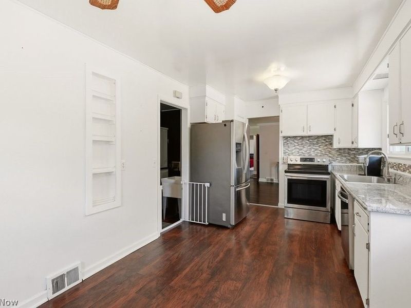 4932 Glenlyn Road, Lyndhurst, OH 44124 Photo 9