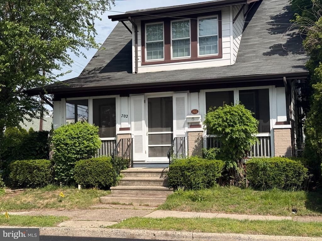 702 E Howell Street, Hamilton, NJ 08610 Main Photo