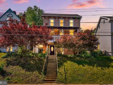 36 HANOVER STREET, GLEN ROCK, PA 17327