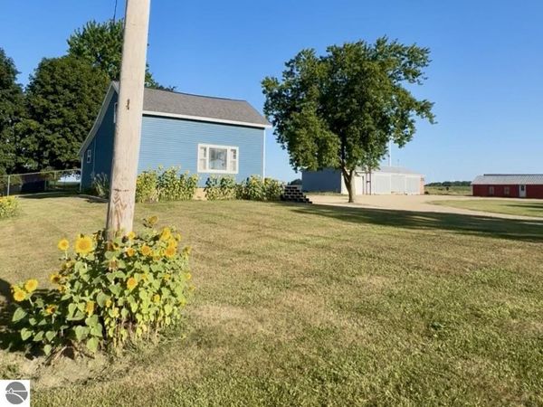 4275 Vandecar Road N, Weidman, MI 48893