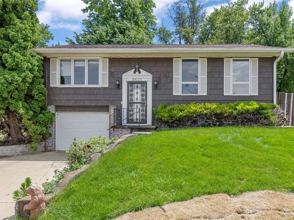3401 Ardsley Lane SW, Cedar Rapids, IA 52404