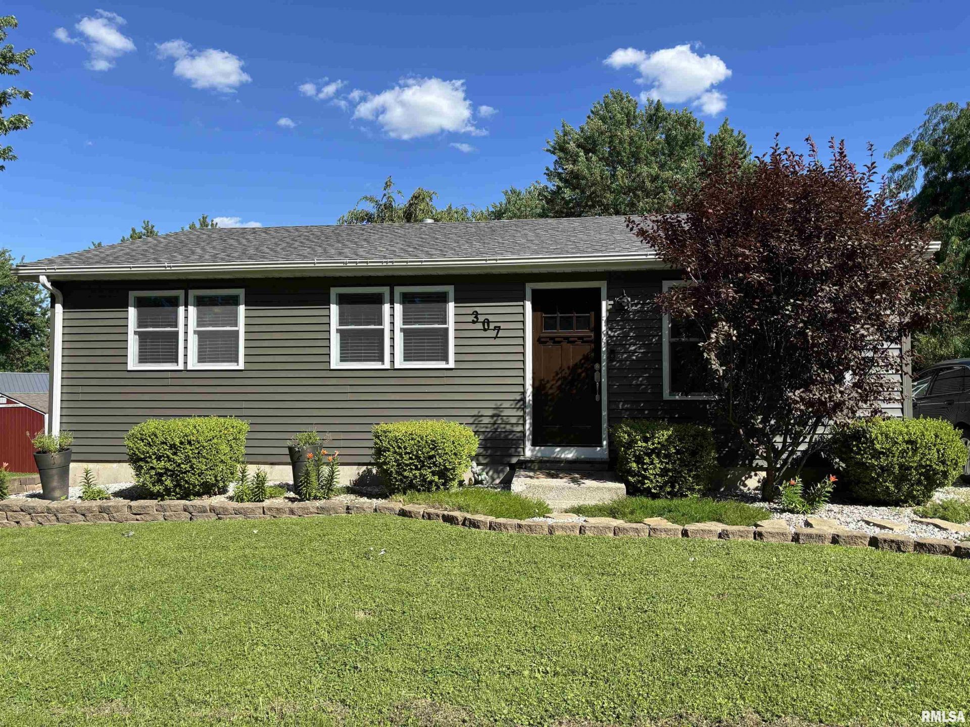 307 Bittersweet Street, Payson, IL 62360 Main Photo