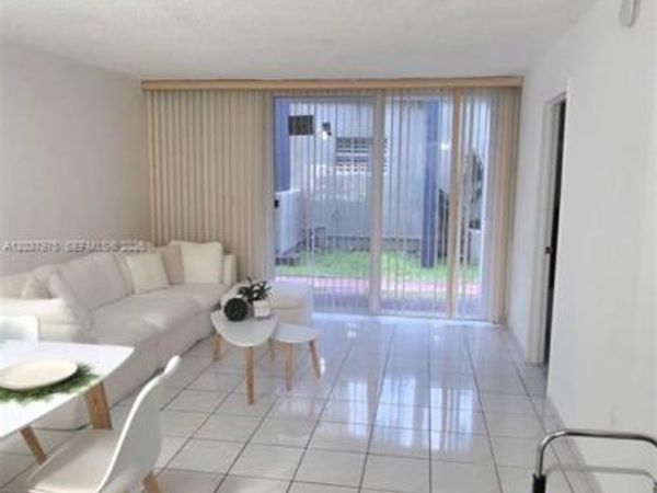 10000 NW 80th Ct, Unit 2149, Hialeah Gardens, FL 33016