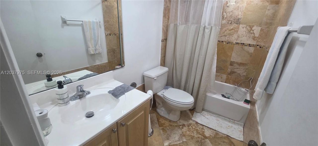 10000 NW 80th Ct, Unit 2149, Hialeah Gardens, FL 33016 Photo