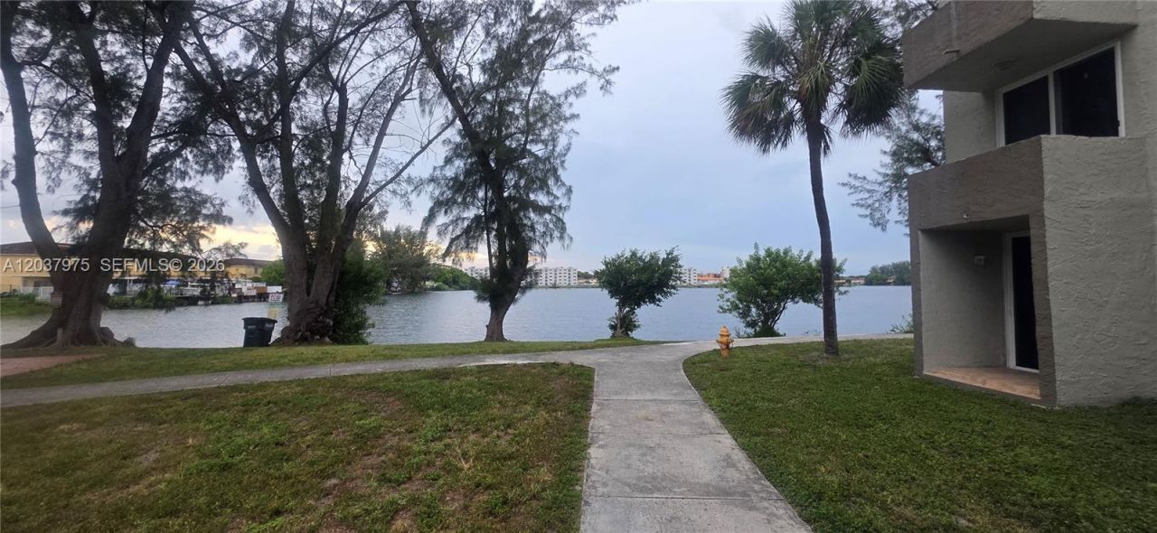 10000 NW 80th Ct, Unit 2149, Hialeah Gardens, FL 33016 Photo