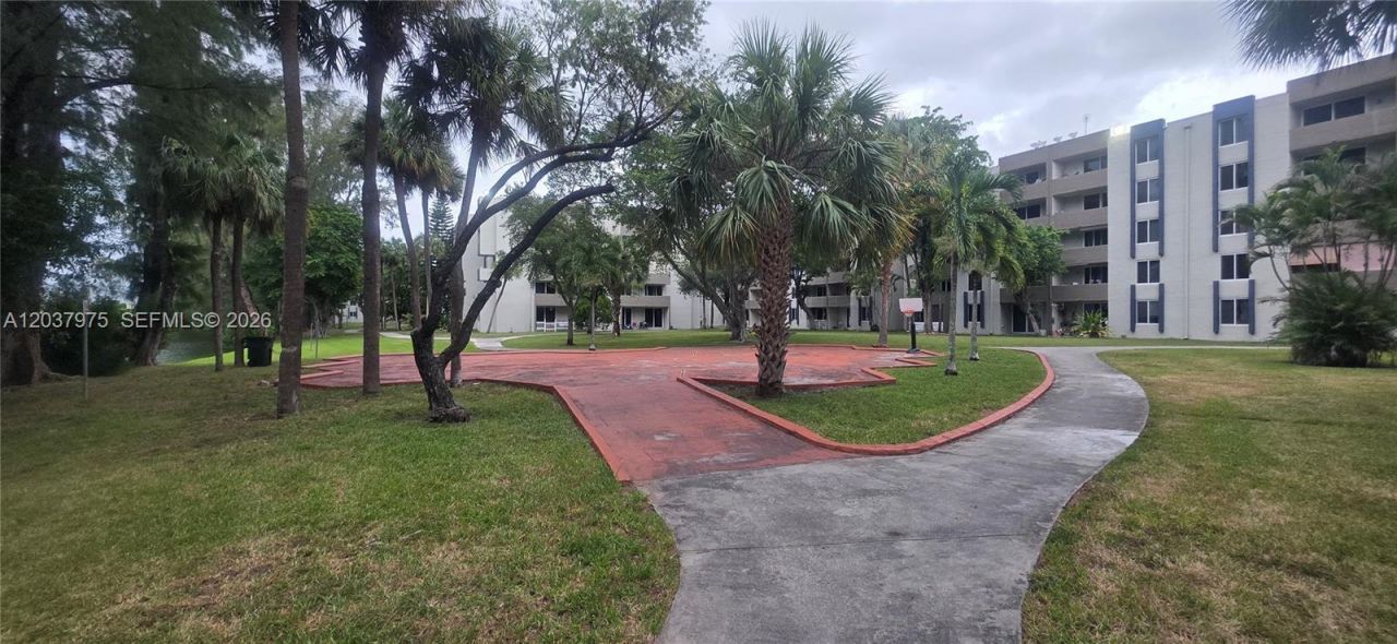 10000 NW 80th Ct, Unit 2149, Hialeah Gardens, FL 33016 Photo