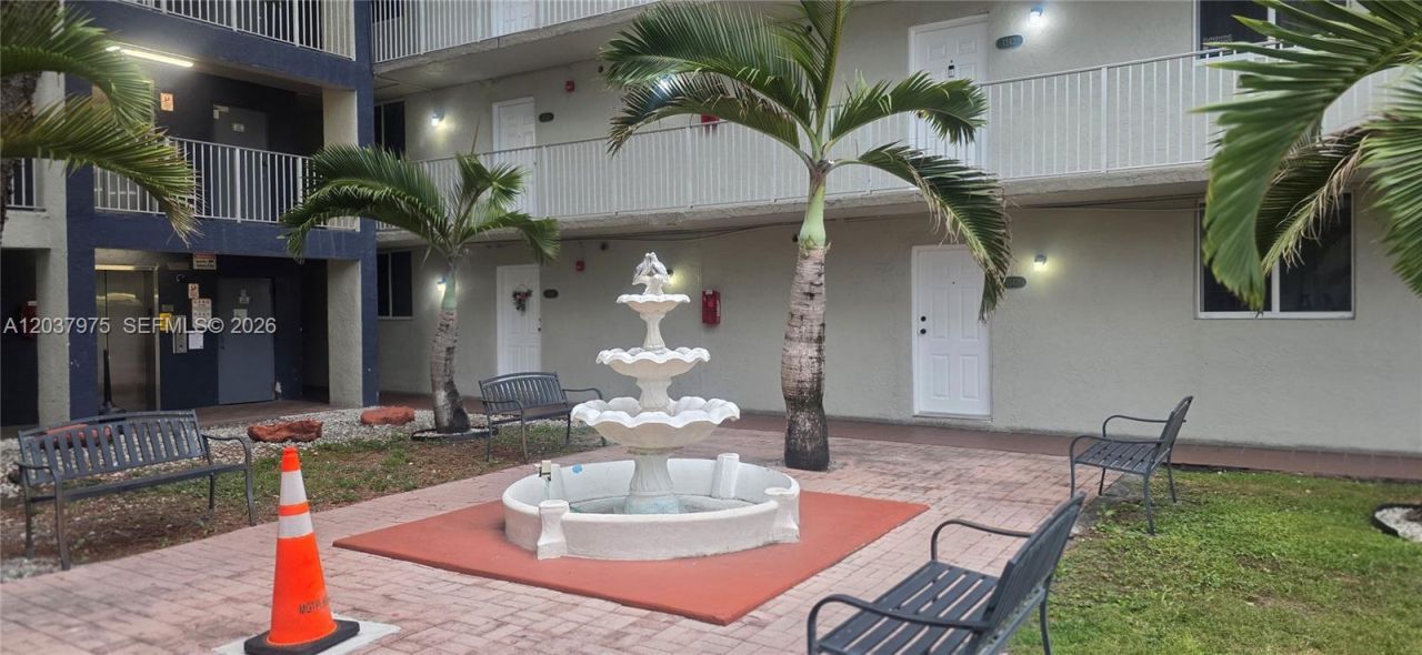 10000 NW 80th Ct, Unit 2149, Hialeah Gardens, FL 33016 Photo