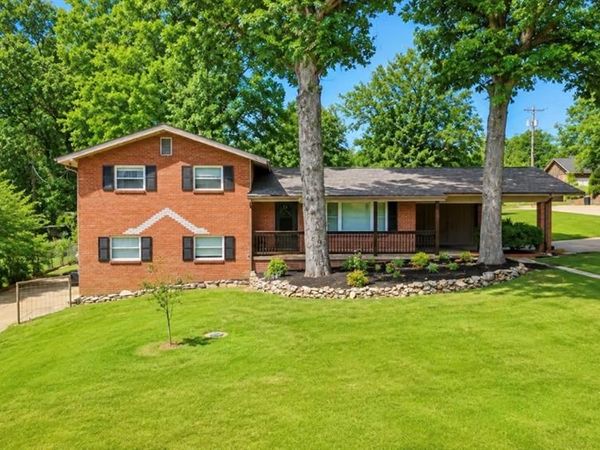 1945 Woodhaven Road, Poplar Bluff, MO 63901