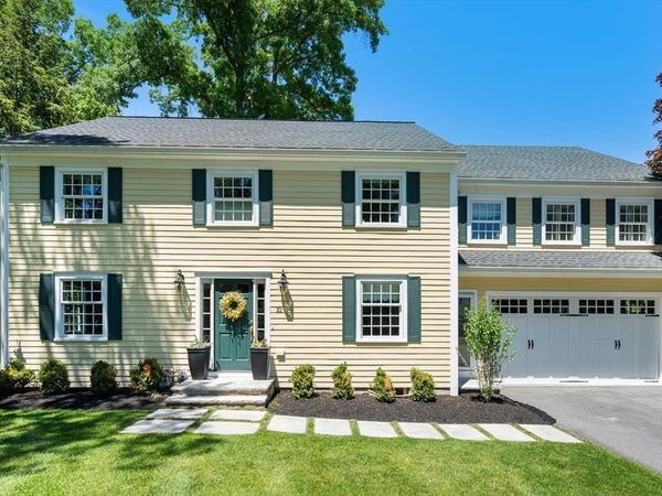 10 Auburn Rd, Wellesley, MA 02481