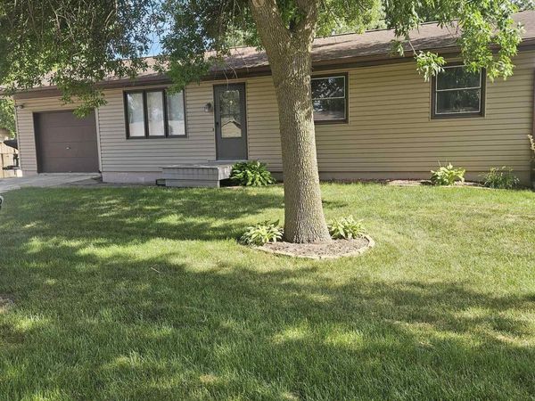 103 Briar Cove Road, Algona, IA 50511