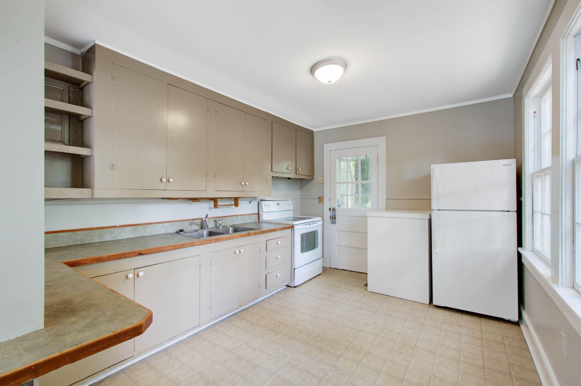 108 Rivers Street Photo 7
