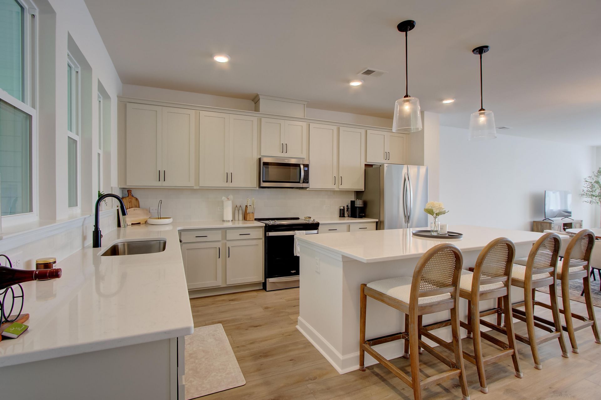 5208 New Palm Court Photo 5