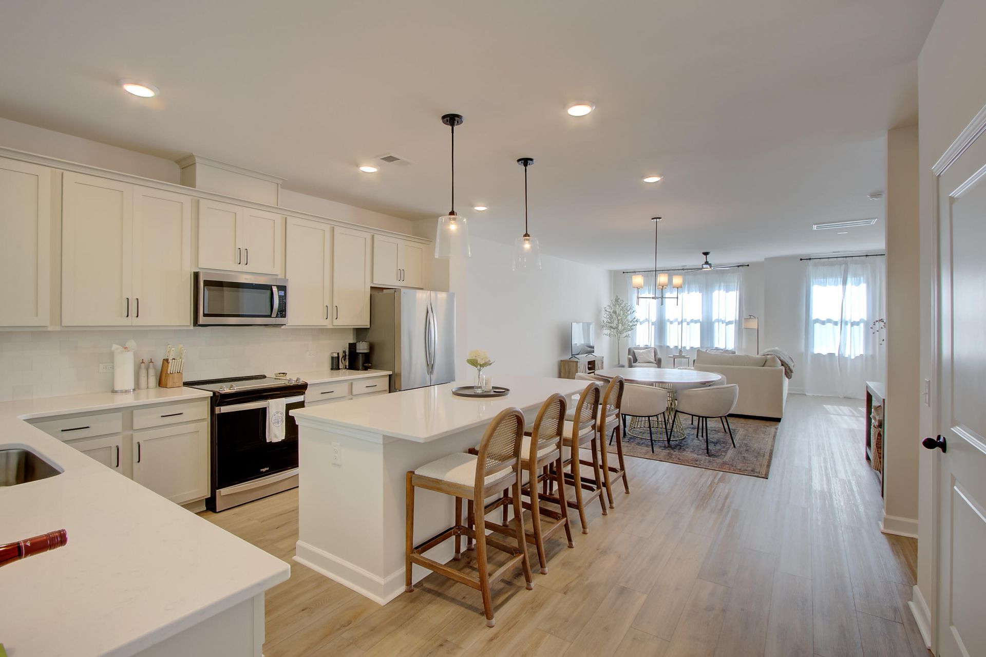 5208 New Palm Court Photo 7