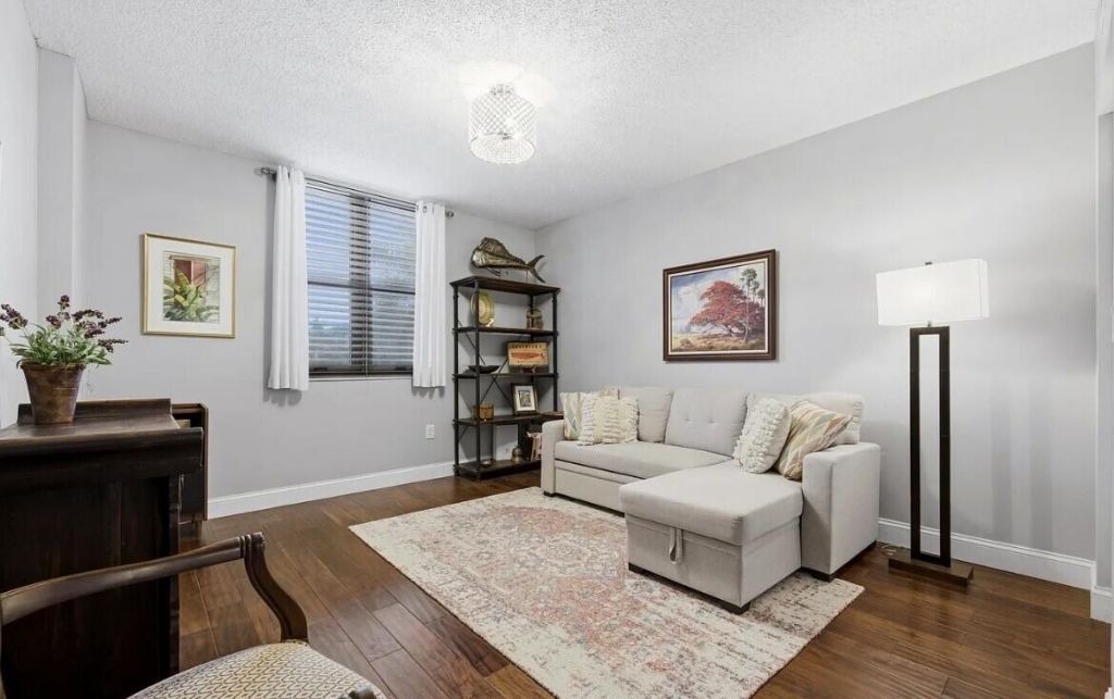 651 Okeechobee Boulevard, Unit 309, West Palm Beach, FL 33401 Photo