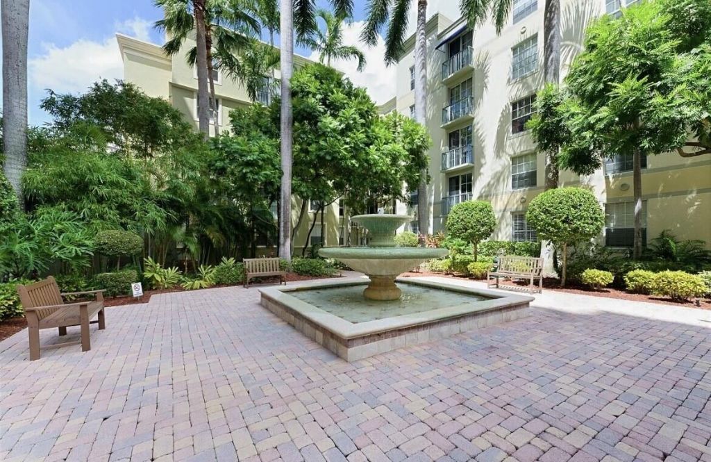 651 Okeechobee Boulevard, Unit 309, West Palm Beach, FL 33401 Photo