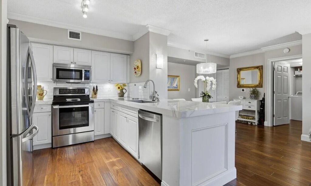 651 Okeechobee Boulevard, Unit 309, West Palm Beach, FL 33401 Photo