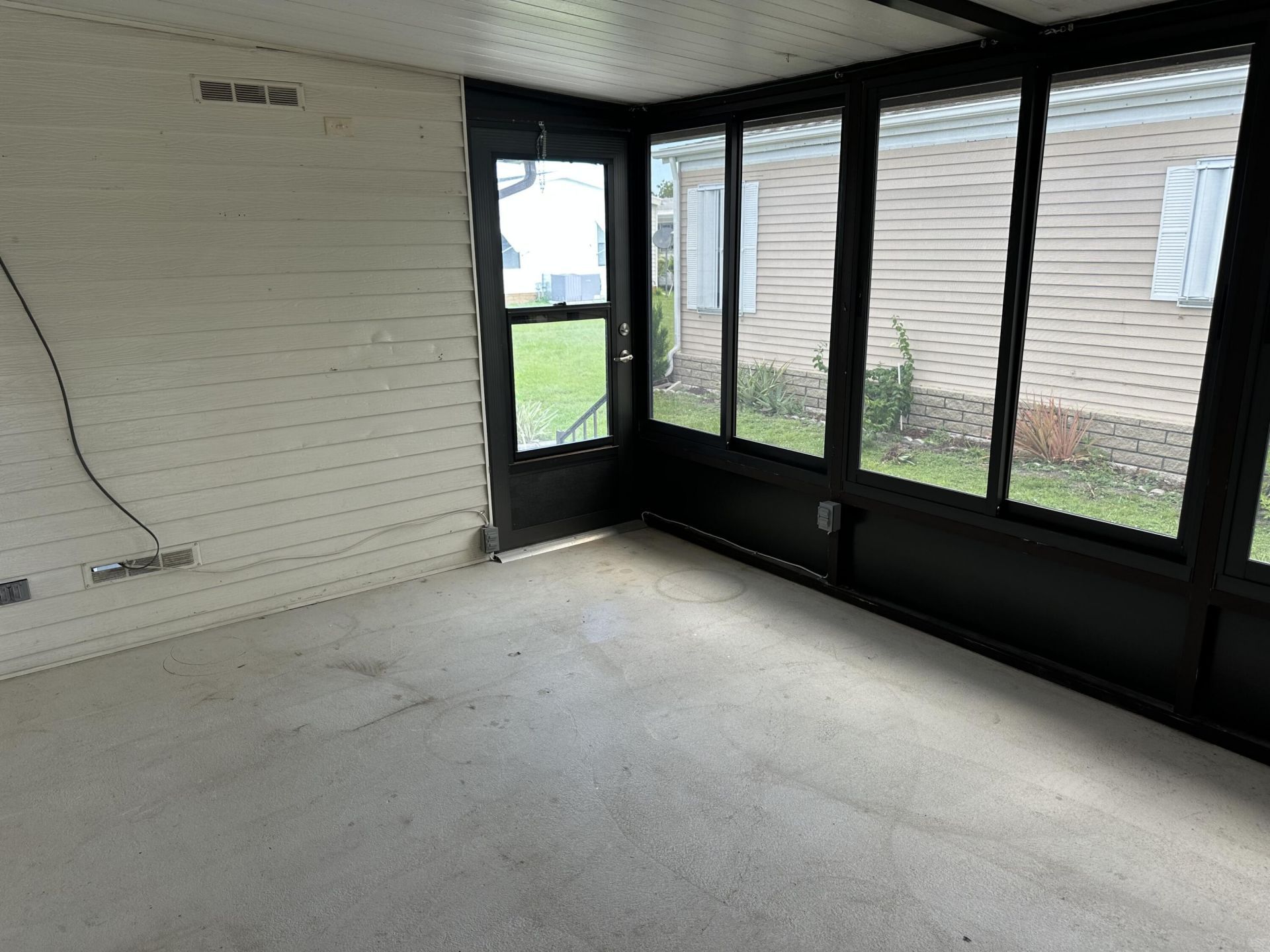 527 Tropical Isles Circle, Unit F-30, Fort Pierce, FL 34982 Photo