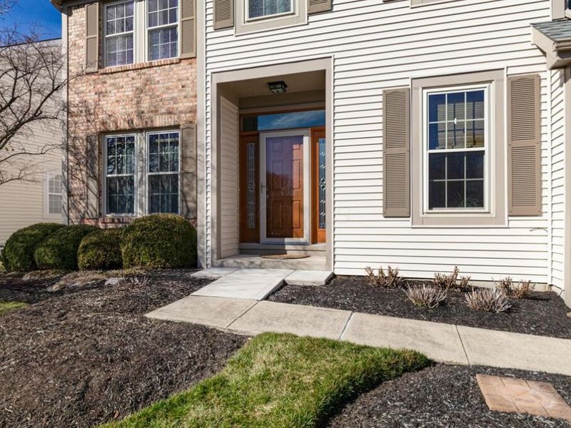 3766 Pleasantbrook Drive , Hilliard, OH 43026 Photo 2