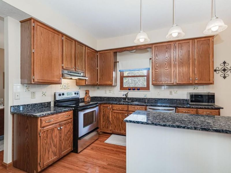 3766 Pleasantbrook Drive , Hilliard, OH 43026 Photo 8