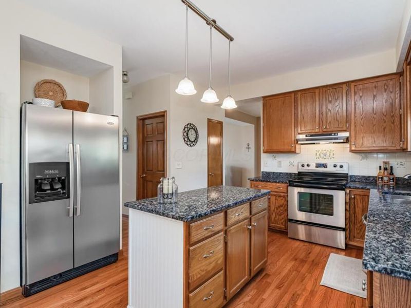 3766 Pleasantbrook Drive , Hilliard, OH 43026 Photo 9