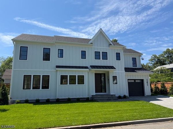 2 Pleasant Ave, Tenafly, NJ 07670