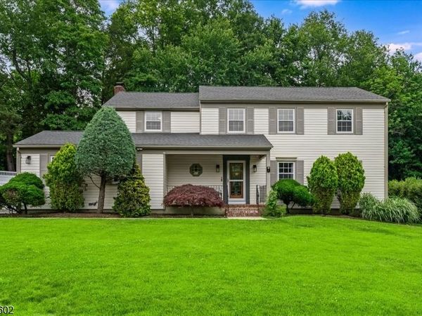 2 Schoolview Dr, Morris Plains, NJ 07950