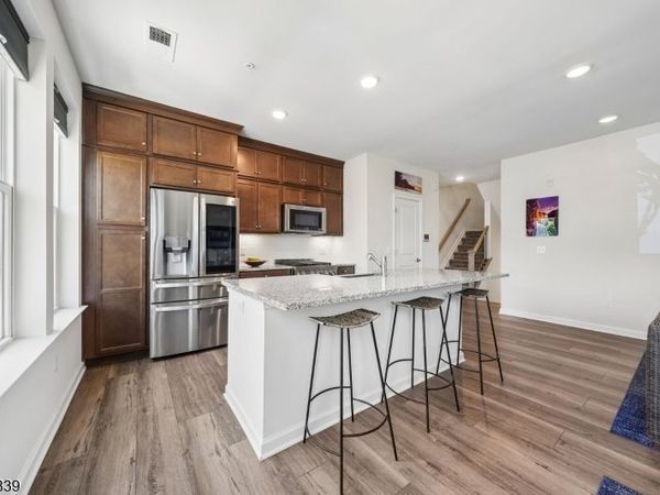 7 Jessica Ln 11202, Union, NJ 07083
