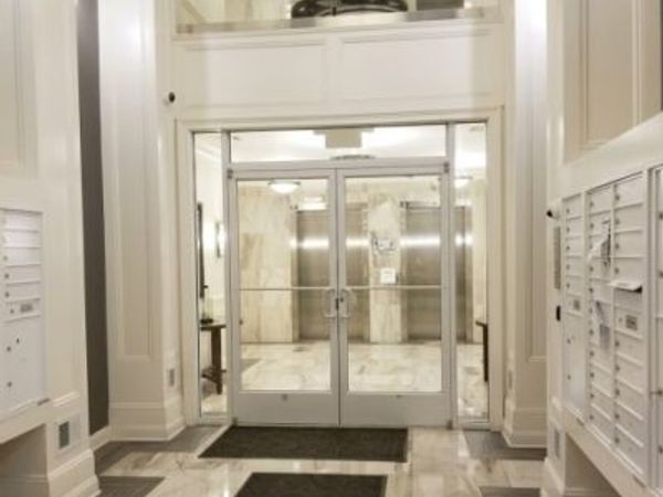 102 E Elizabeth Ave, Linden, NJ 07036