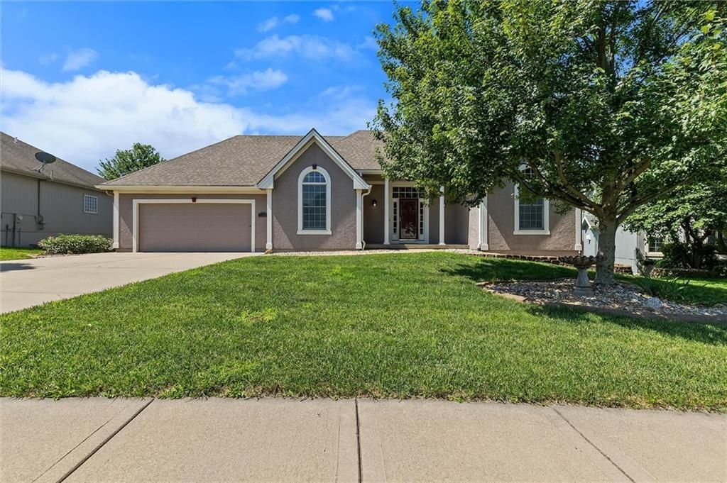 2113 Bradford Place, Excelsior Springs, MO 64024 Main Photo