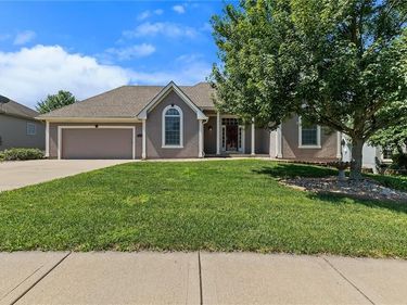 2113 Bradford Place, Excelsior Springs, MO 64024