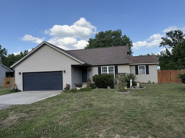 3112 Riviera Court , Herrin, IL 62948