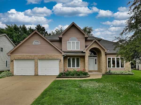 213 John Drive , Bartlett, IL 60103