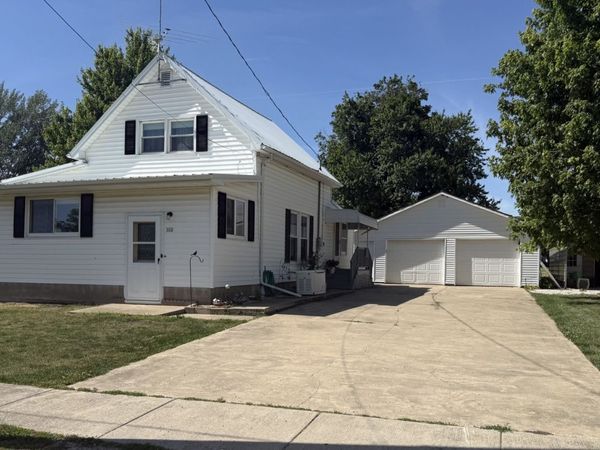302 South Street , Bradford, IL 61421