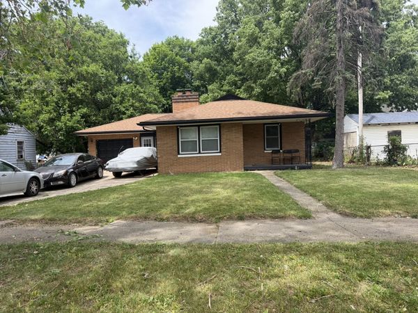 2109 W Millman Street, Peoria, IL 61605