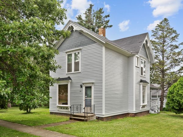 198 E. Jefferson Street , Hampshire, IL 60140