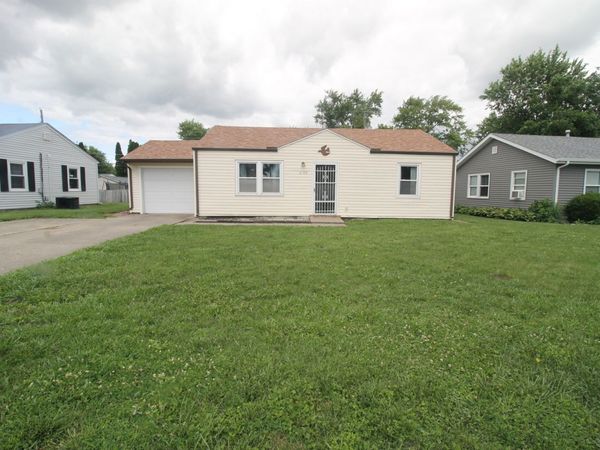 2108 W 68th Street , Davenport, IA 52806