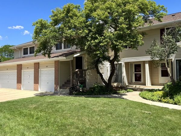 1036 N Pine Tree Circle , Buffalo Grove, IL 60089