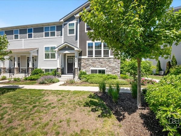 2342 Southwind Boulevard , South Elgin, IL 60177