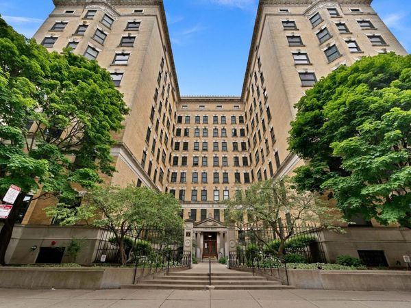 559 W SURF Street , Unit 306, Chicago, IL 60657