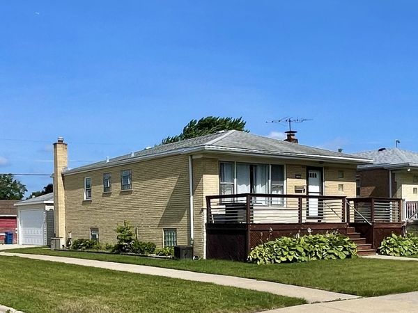 7752 Narragansett Avenue , Burbank, IL 60459